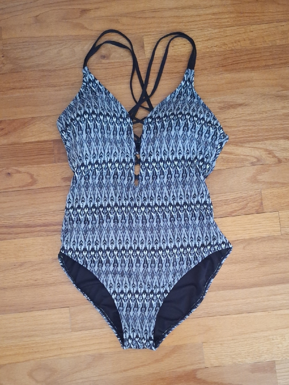 Sexy One-Piece Swimsuit Criss Cross Swimsuit Women Black Patterned Bathing Suit